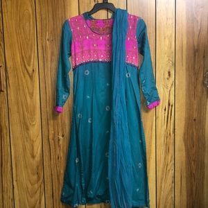 3 piece women’s Pakistani dress
